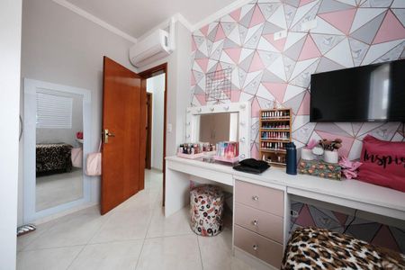 Casa de condomínio à venda com 130m², 3 quartos e 2 vagasQuarto 1