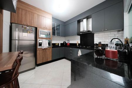 Casa de condomínio à venda com 130m², 3 quartos e 2 vagasCozinha