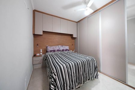 Casa de condomínio à venda com 130m², 3 quartos e 2 vagasSuíte