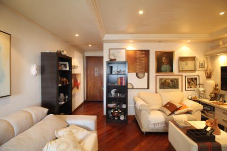 Sala de apartamento à venda com 3 quartos, 90m² em Chácara das Pedras, Porto Alegre