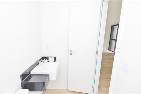 Banheiro de kitnet/studio para alugar com 1 quarto, 50m² em Maracanã, Rio de Janeiro