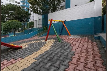 Apartamento à venda com 62m², 3 quartos e 1 vagaplay ground_2