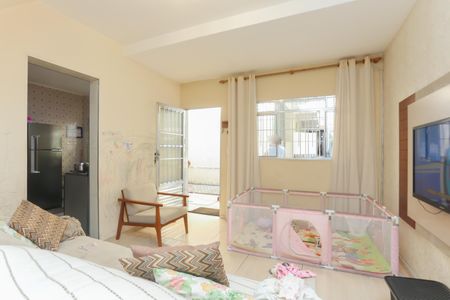 Sala de casa para alugar com 2 quartos, 200m² em Jardim Itapemirim, São Paulo