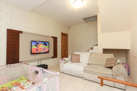 Sala de casa para alugar com 2 quartos, 200m² em Jardim Itapemirim, São Paulo