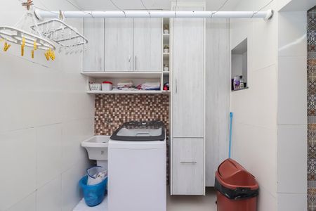 Casa à venda com 100m², 2 quartos e 2 vagasÁrea de Serviço