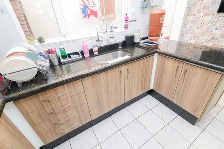 Casa à venda com 100m², 2 quartos e 2 vagasCozinha