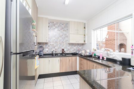 Casa à venda com 100m², 2 quartos e 2 vagasCozinha