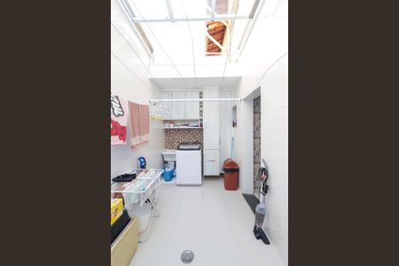 Casa à venda com 100m², 2 quartos e 2 vagasÁrea de Serviço