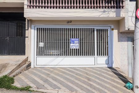 Casa à venda com 100m², 2 quartos e 2 vagasFachada