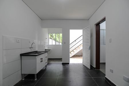 Cozinha de apartamento para alugar com 1 quarto, 36m² em Jardim Aracy, Mogi das Cruzes