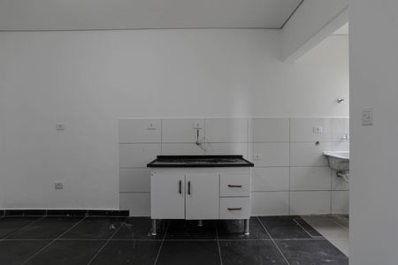 Cozinha de apartamento para alugar com 1 quarto, 36m² em Jardim Aracy, Mogi das Cruzes