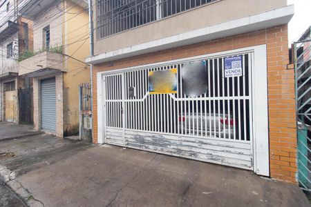 Casa à venda com 240m², 6 quartos e 2 vagasFachada
