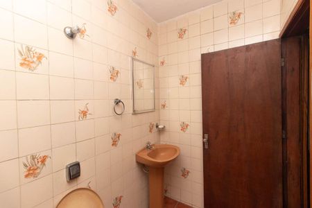 Casa à venda com 240m², 6 quartos e 2 vagasBanheiro 1