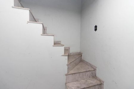 Casa à venda com 240m², 6 quartos e 2 vagasEscada