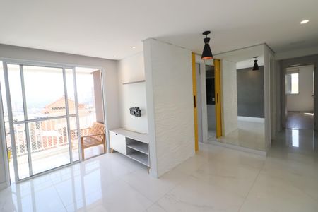 Sala de apartamento para alugar com 2 quartos, 58m² em Quitaúna, Osasco