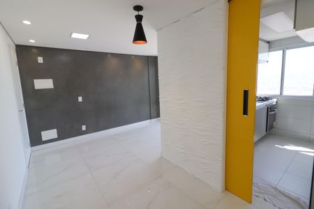 Sala de apartamento para alugar com 2 quartos, 58m² em Quitaúna, Osasco