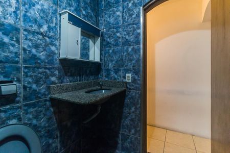 Casa para alugar com 123m², 2 quartos e 1 vaga Casa para alugar com 123m², 2 quartos e 1 vagaBanheiro