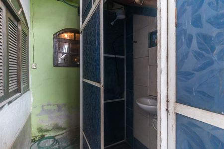 Casa para alugar com 123m², 2 quartos e 1 vaga Casa para alugar com 123m², 2 quartos e 1 vagaBanheiro Externo