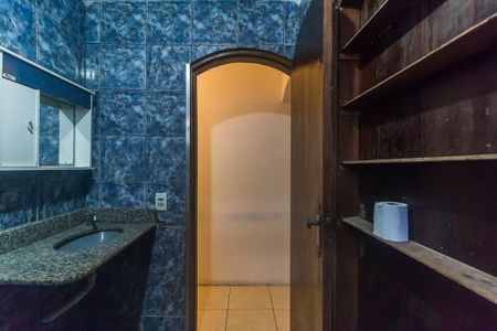 Casa para alugar com 123m², 2 quartos e 1 vaga Casa para alugar com 123m², 2 quartos e 1 vagaBanheiro