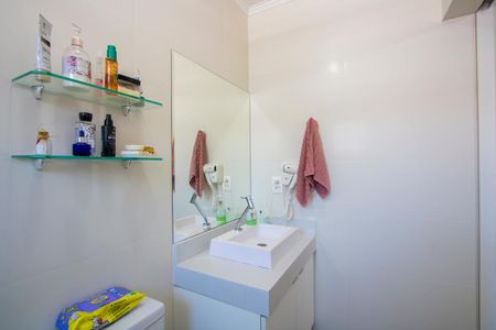 Apartamento à venda com 205m², 3 quartos e 2 vagasBanheiro do quarto 1