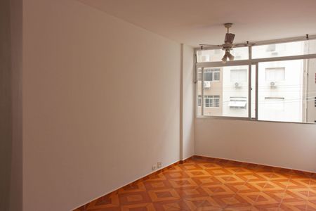 Sala de apartamento para alugar com 2 quartos, 66m² em Gonzaga, Santos
