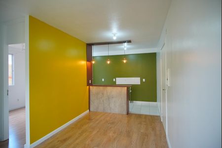 Sala de apartamento à venda com 2 quartos, 43m² em Rubem Berta, Porto Alegre