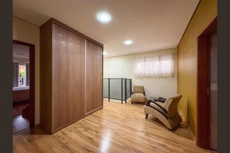 Casa à venda com 215m², 5 quartos e 3 vagas