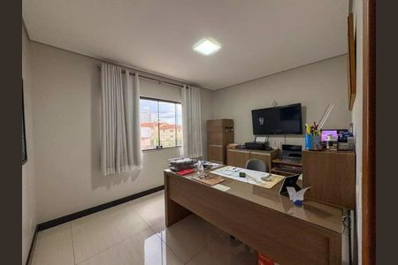 Casa à venda com 5 quartos, 215m² em Diamante, Belo Horizonte