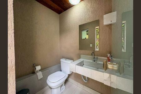 Casa à venda com 215m², 5 quartos e 3 vagas