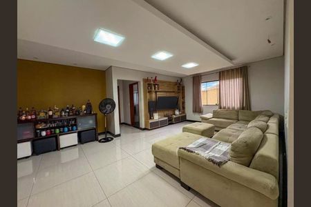 Casa à venda com 5 quartos, 215m² em Diamante, Belo Horizonte