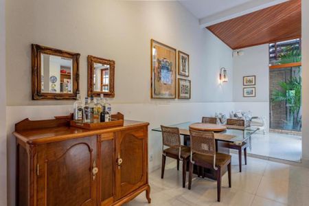 Casa à venda com 3 quartos, 226m² em Brooklin, São Paulo