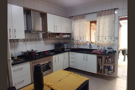 Casa à venda com 3 quartos, 135m² em São Pedro, Osasco