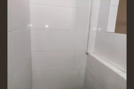 Banheiro de casa para alugar com 2 quartos, 60m² em Santa Terezinha, Belo Horizonte