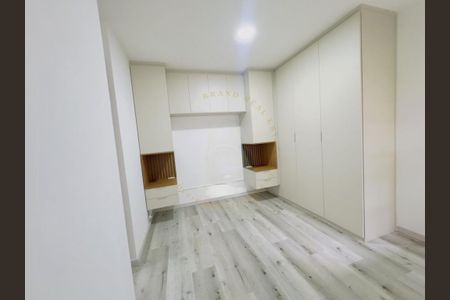 Apartamento à venda com 80m², 2 quartos e 1 vaga