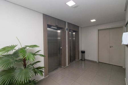 Apartamento para alugar com 50m², 2 quartos e 2 vagas Apartamento para alugar com 50m², 2 quartos e 2 vagasHall de Elevadores