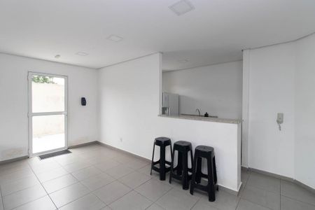Apartamento para alugar com 50m², 2 quartos e 2 vagas Apartamento para alugar com 50m², 2 quartos e 2 vagasÁrea comum - Salão de festas