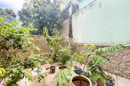 Casa para alugar com 500m², 4 quartos e 2 vagasQuintal