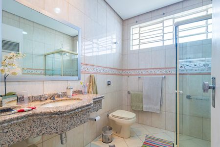 Casa à venda com 194m², 3 quartos e 3 vagasBanheiro