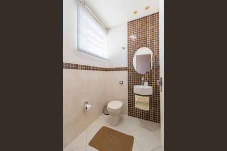 Casa à venda com 194m², 3 quartos e 3 vagasLavabo