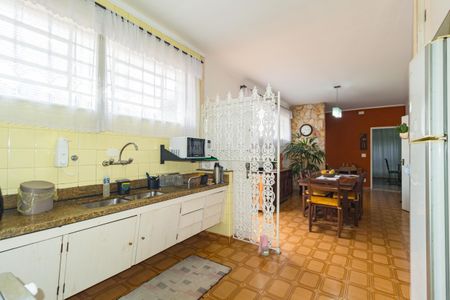 Casa à venda com 194m², 3 quartos e 3 vagasCozinha