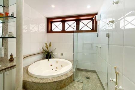 Casa para alugar com 560m², 5 quartos e 4 vagasBanheiro da Suíte 1