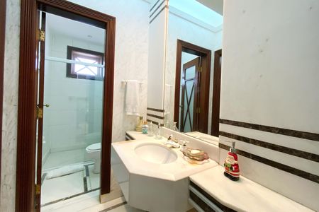 Casa para alugar com 560m², 5 quartos e 4 vagasBanheiro da Suíte 2