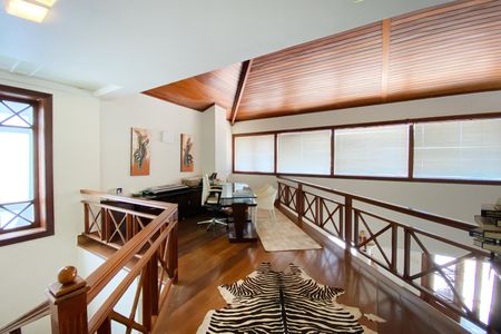 Casa para alugar com 560m², 5 quartos e 4 vagasEscritório