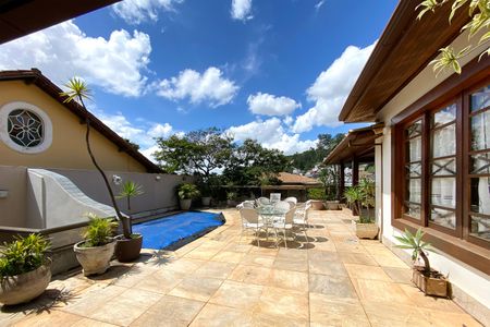 Casa para alugar com 560m², 5 quartos e 4 vagasPiscina