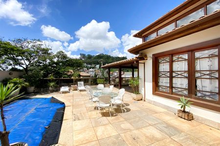 Casa para alugar com 560m², 5 quartos e 4 vagasPiscina