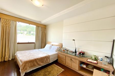 Casa para alugar com 560m², 5 quartos e 4 vagasSuite 4