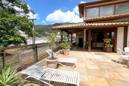 Casa para alugar com 560m², 5 quartos e 4 vagasÁrea externa