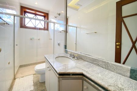 Casa para alugar com 560m², 5 quartos e 4 vagasBanheiro da Suíte 3