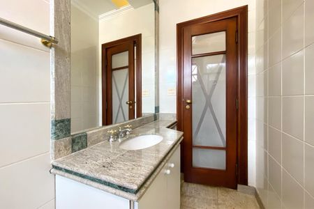 Casa para alugar com 560m², 5 quartos e 4 vagasBanheiro da Suíte 3