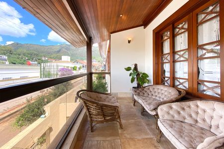 Casa para alugar com 560m², 5 quartos e 4 vagasVaranda coberta